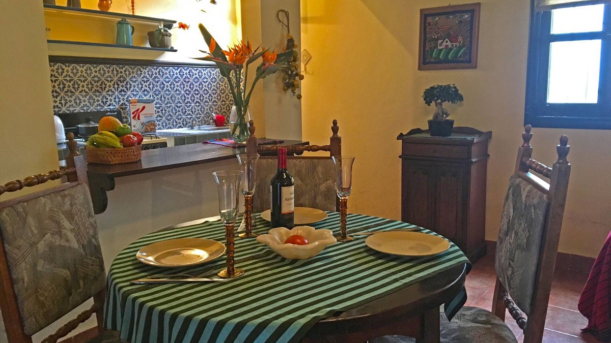 Antigua Guatemala Apartment | Central twin bedroom apartment with kitchen