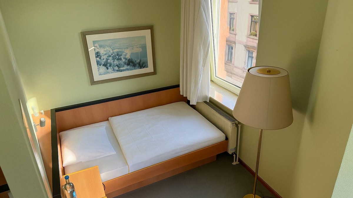 Altstadt Apartment | Central View Cozy Apartment Frankfurt neorenaissance