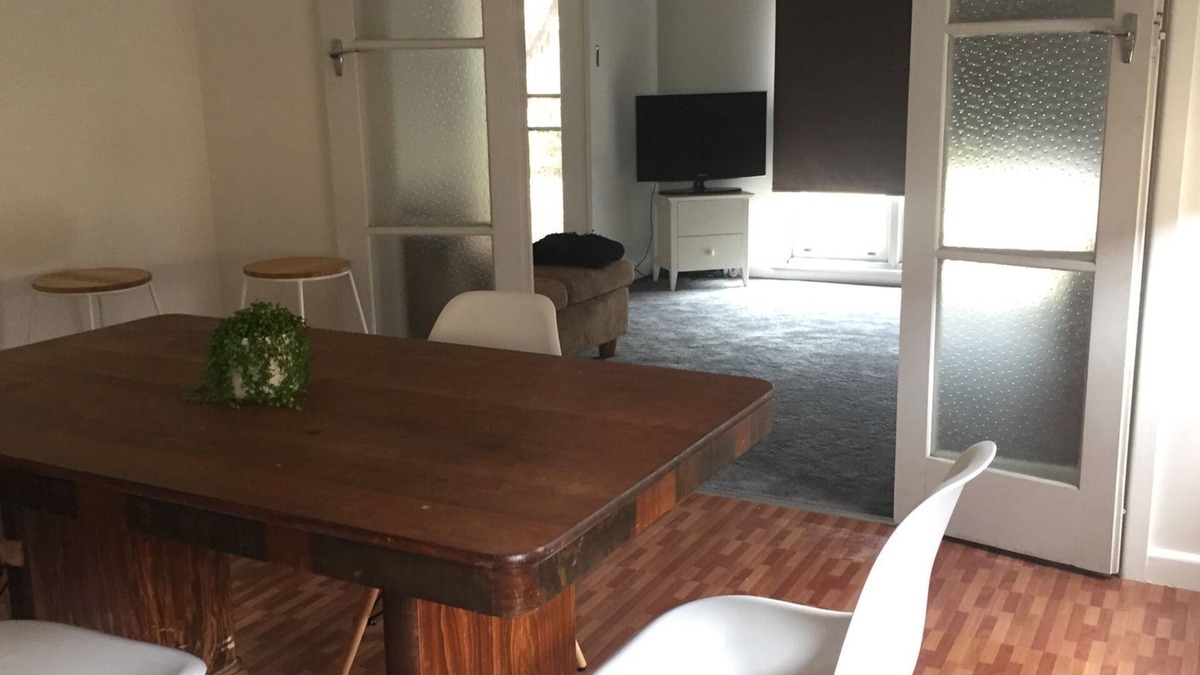 Bendigo House | Central View - Walking Distance to the Fountain