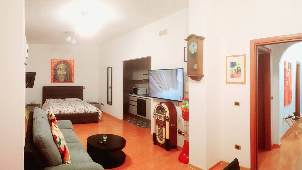 Taranto House | Centralissimo e luminosissimo appartamento intero con Open Space.