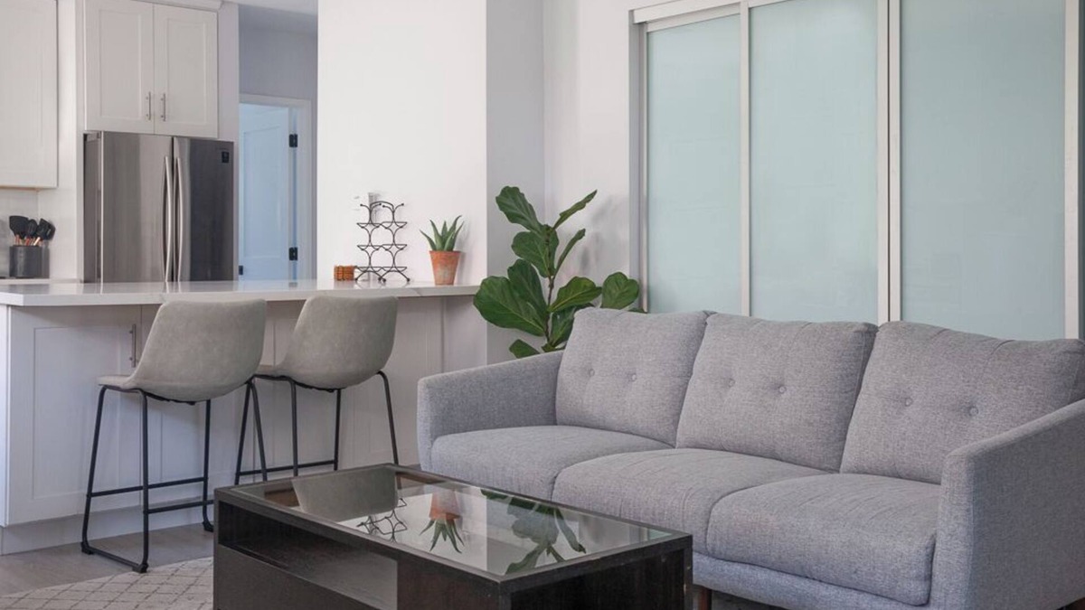 South Pasadena House | Centrally Located, Clean and Modern Home in South Pasadena