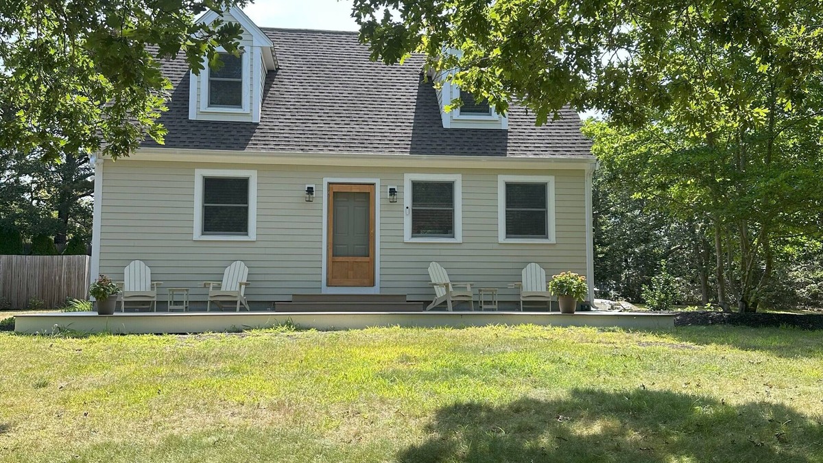 Oak Bluffs House | Centrally-located 3-bedroom house in Oak Bluffs with Expansive Yard