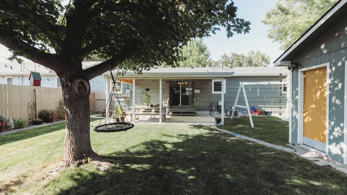 Billings House | Centrally located 4Bedroom, 5 BEDs & 2Bath; Beautiful backyard