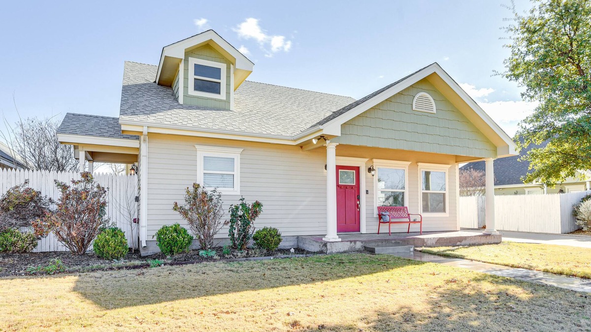 Abilene Cottage | Centrally Located Abilene Home Near ACU & Downtown