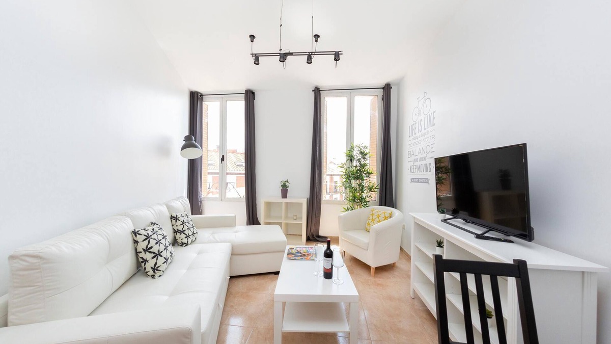 Centro Apartment | Centrally Located Apartment w/Kitchen, A/C, & WiFi - Steps to Dining & Shops