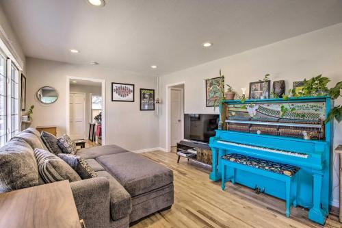 Delmar Parkway House | Centrally Located Aurora Home with Covered Patio