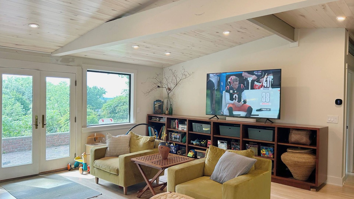 South End House | Centrally Located Bright Family Home with Peaceful Natural Views and Central A/C