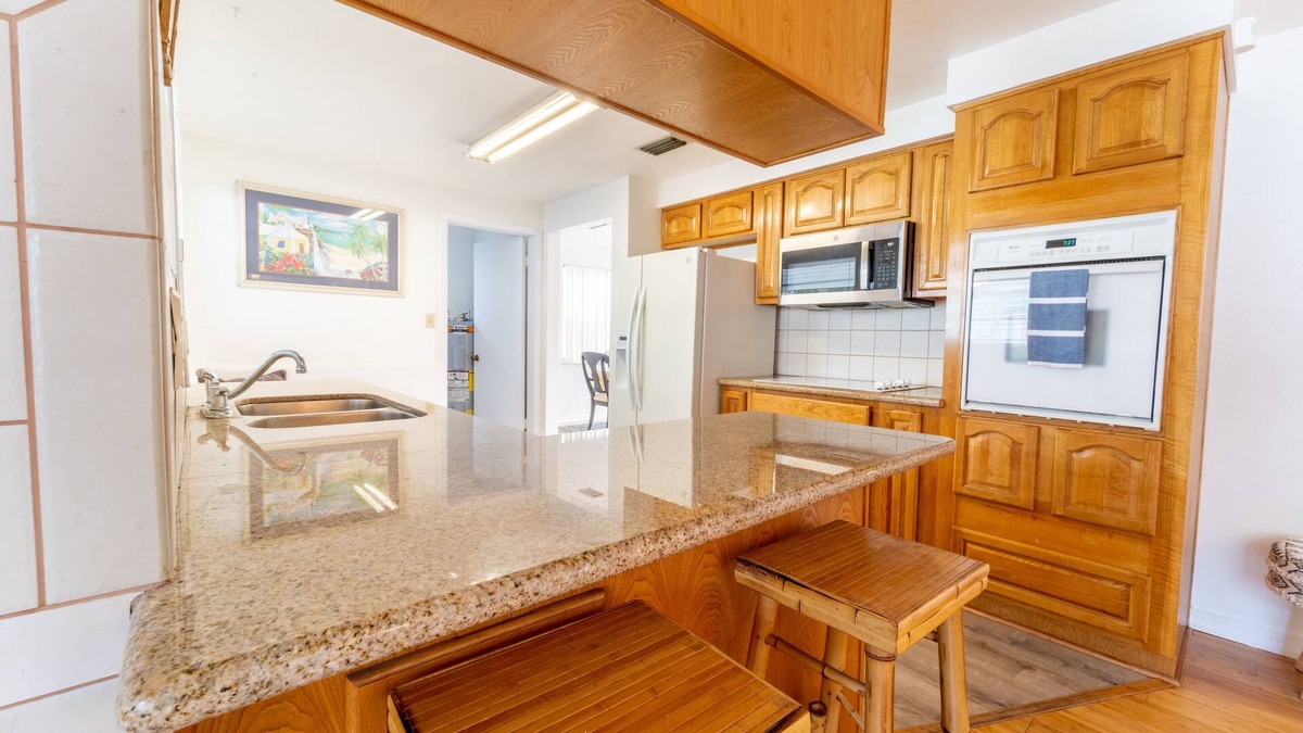 Carver City - Lincoln Gardens House | Centrally Located Charming Brick Home