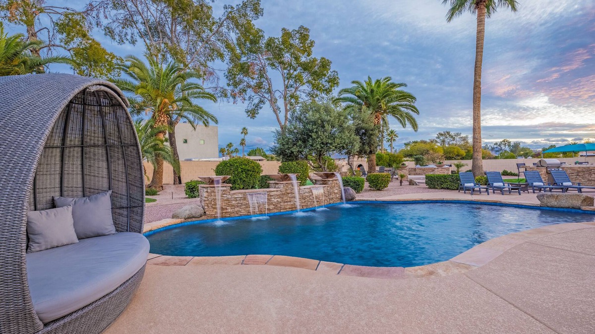 Raskin Estates House | Centrally located estate in Scottsdale with a heated pool, game room, and more!