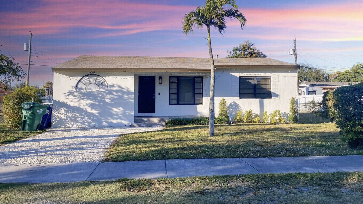 West Little River House | Centrally Located - Family Friendly