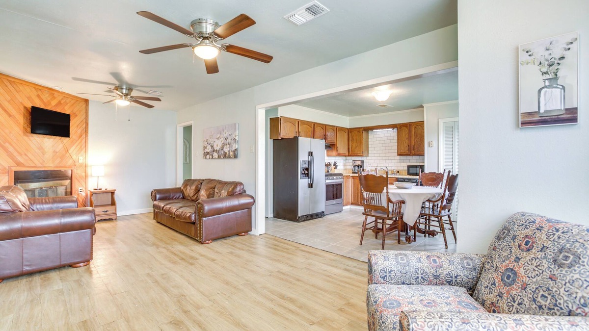 Gonzales House | Centrally Located Gonzales Home w/Yard!