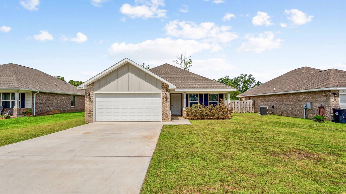 Robertsdale House | centrally located house only a short drive from beautiful Alabama gulf coast