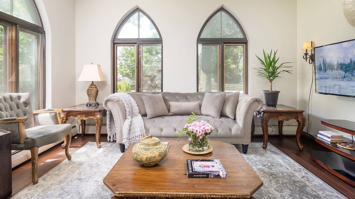 Delaware House | Centrally located Mansion Guest House