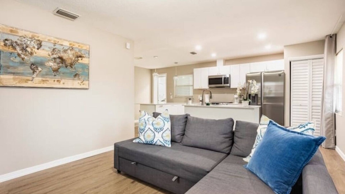 Carver City - Lincoln Gardens House | Centrally located Midtown 3 bedroom House