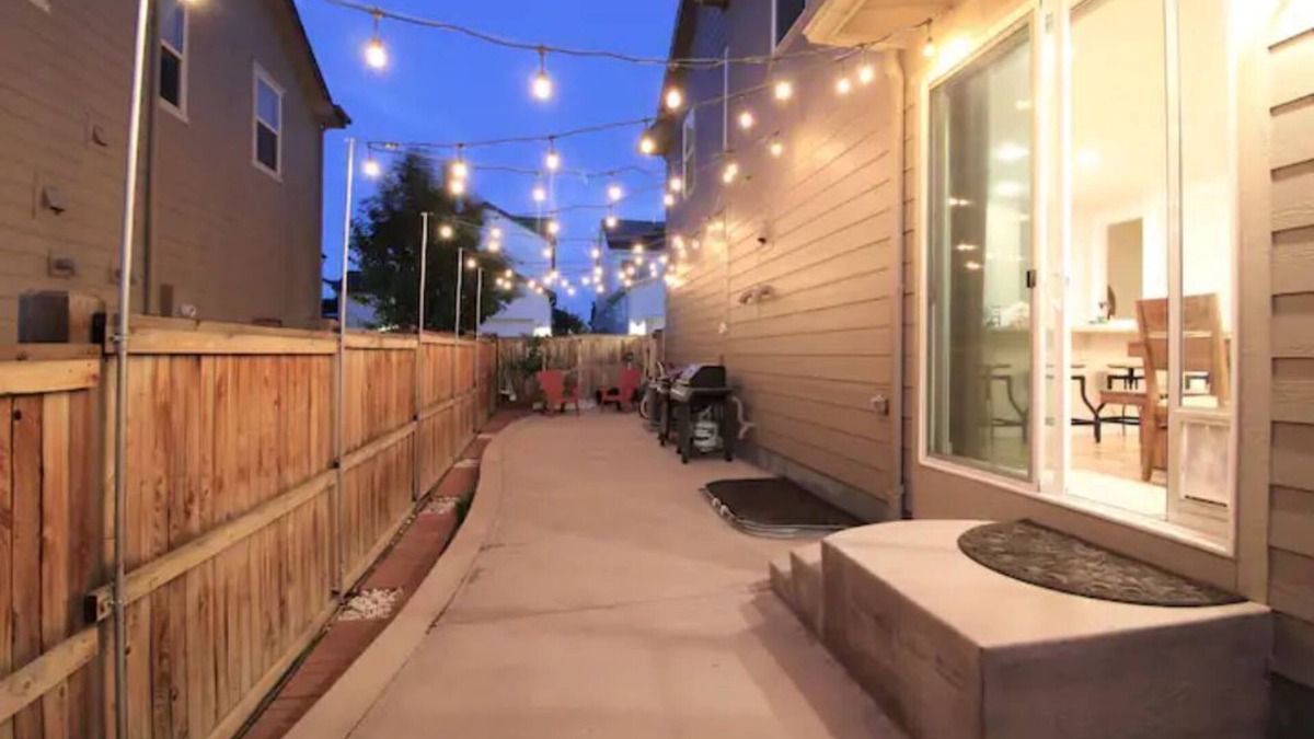Dupont House | Centrally located modern Denver home