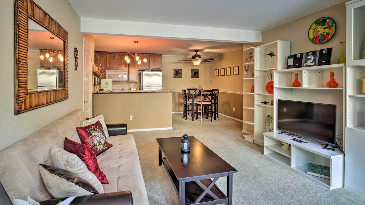 Serra Mesa Condo | Centrally Located San Diego Condo w/Hot Tub & Pool