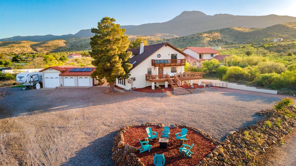 Clarkdale House | Centrally located, spacious home with private en suite, man cave and views!