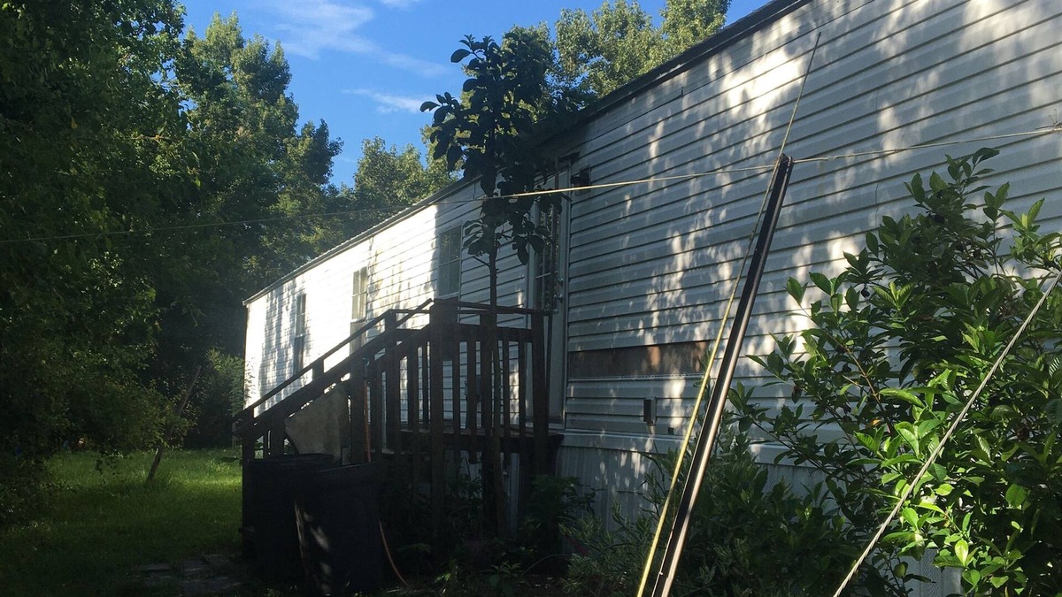 Hollister House | Centrally located to all North Florida Hot spots