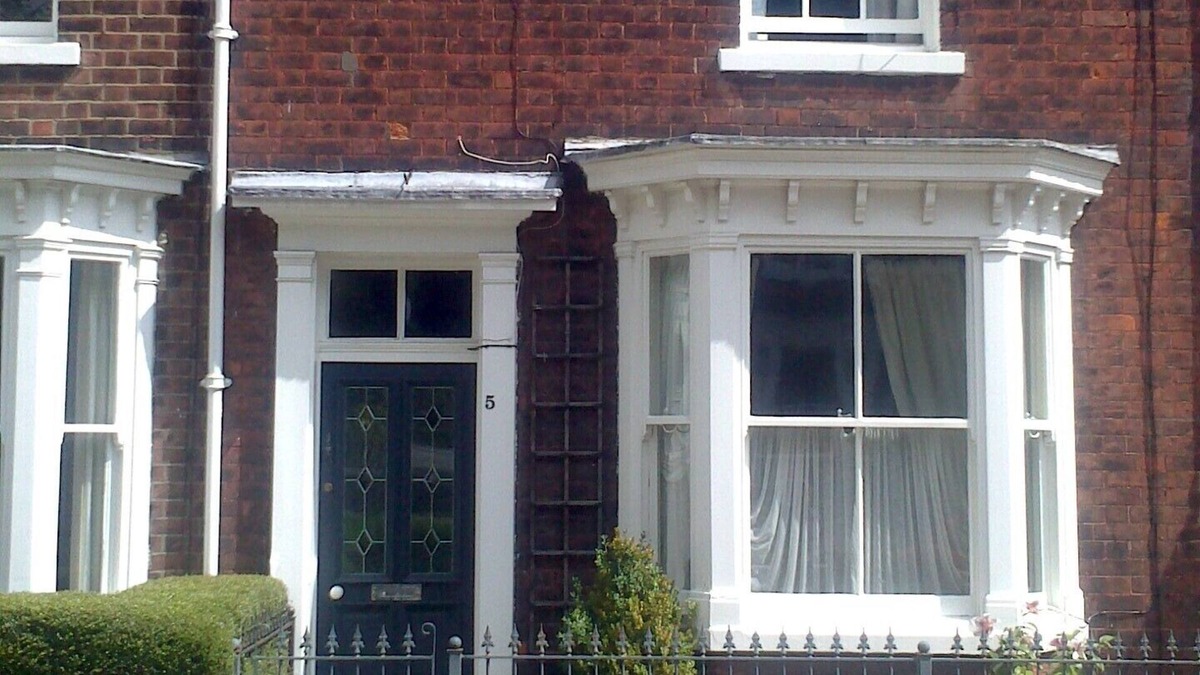 Beverley House | Centrally situated Victorian house, Beverley