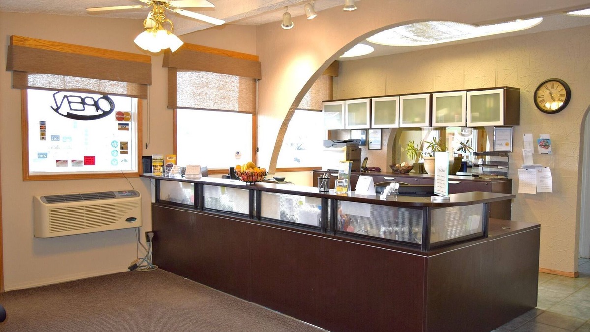 Bonnyville Hotel | Centre Suites Inns Motel