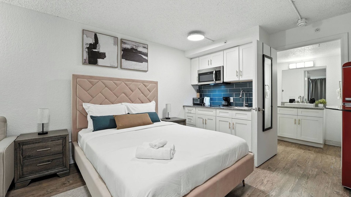St. Johns Apartment | Centro Flats 521 I Comfy and Spacious Studio