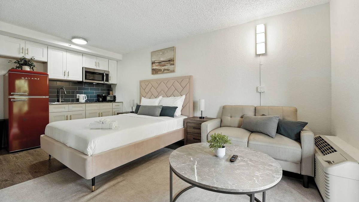 St. Johns Apartment | Centro Flats 614 I Comfy and Spacious studio