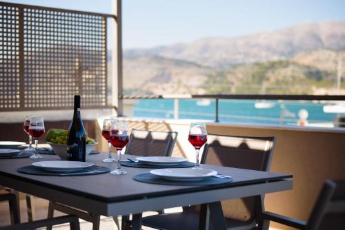 Kefalonia Apartment | Centro Y Mar! Central Penthouse with Terrace!