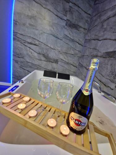 Radom Apartment | Centrum Jacuzzi prywatny parking klimatyzacja 5