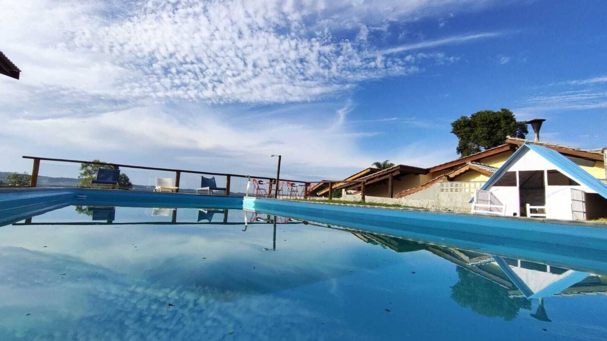 Terra Preta House | Chácara Delira: Perfect for Your Season