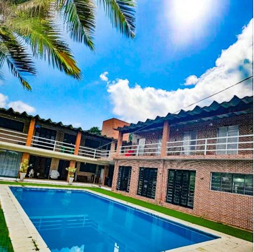 Ibiuna House | Chácara Ibiuna 9 Qts , Condominio, Pesqueiro, 27 pessoas