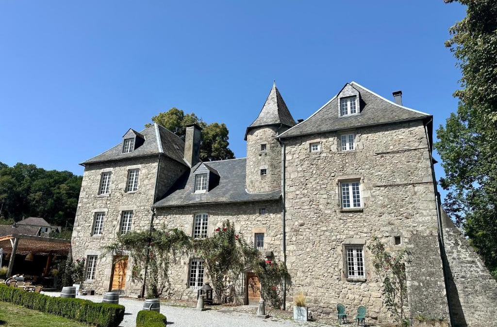 Ussel Bed & Breakfast | Château de la Borde à Ussel, centre-ville, proche autoroute A89