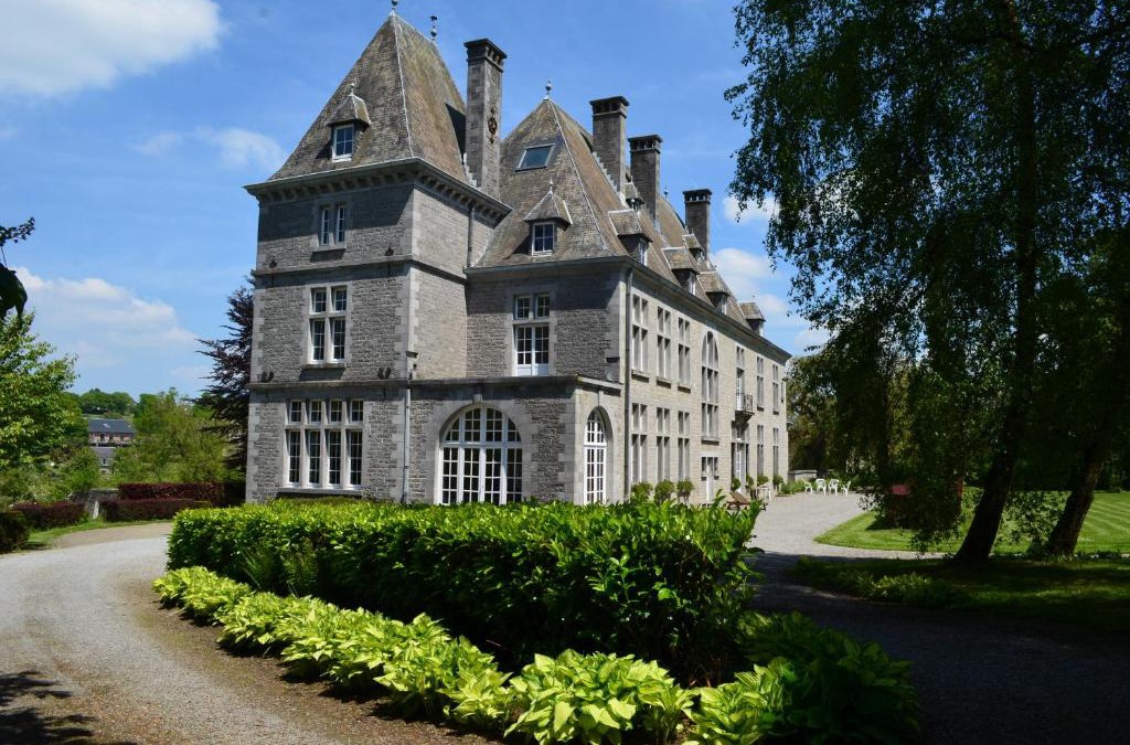 Dorinne House | Château de la Motte