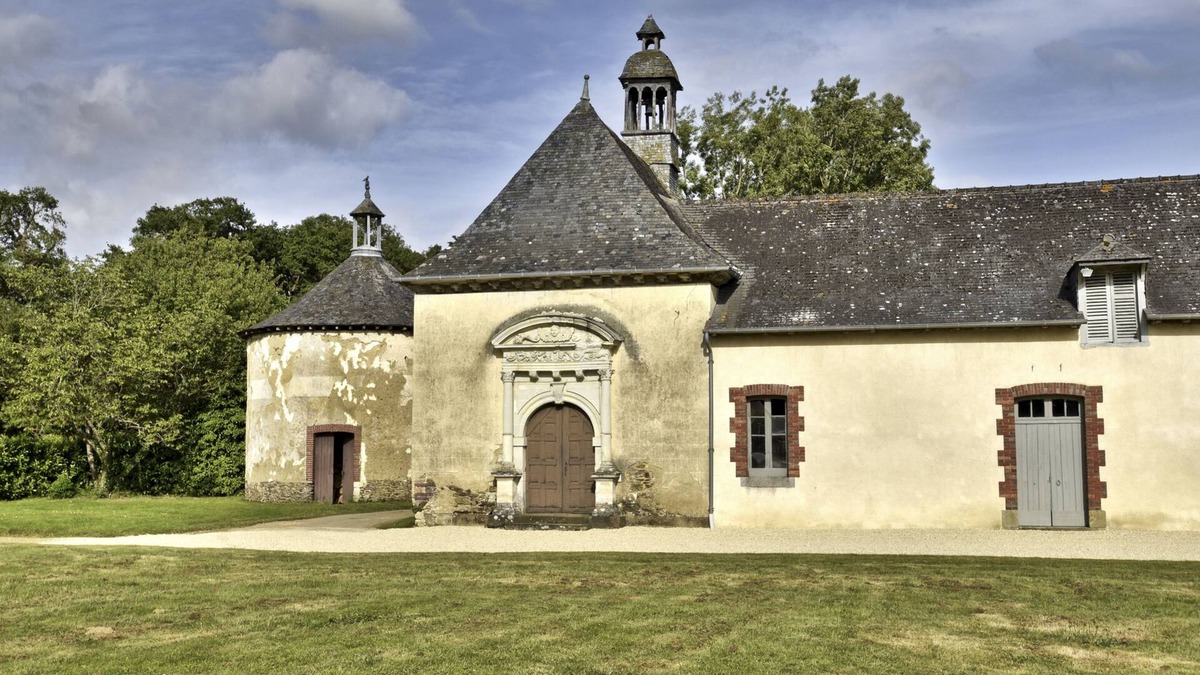 Mordelles Bed & Breakfast | Château de la Villedubois