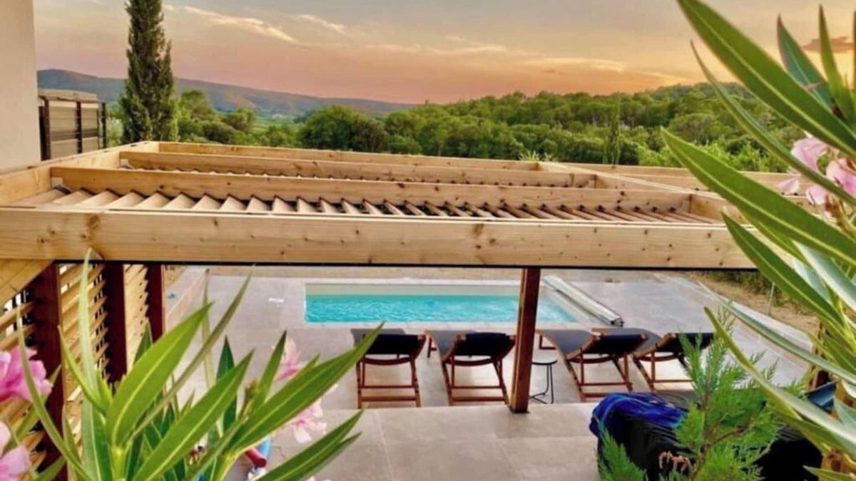 Tresques House | Château Juliette 4* Provence wine estate