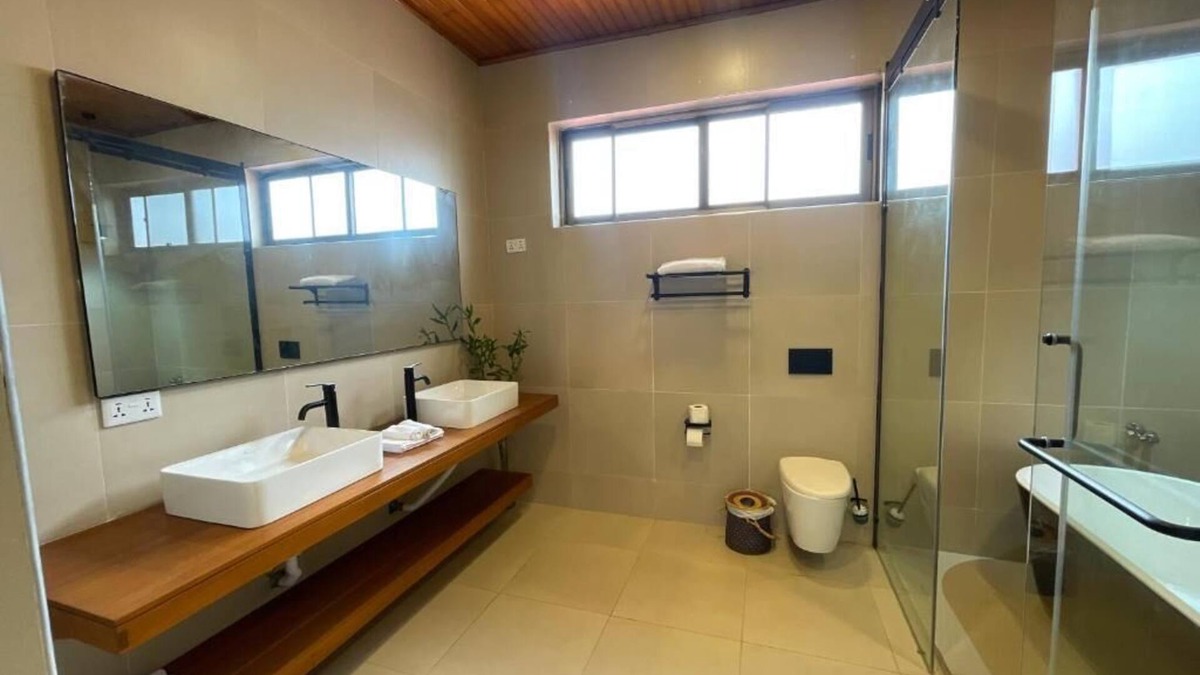 Labadi Apartment | Château NaNa Willine Deluxe Double Room K