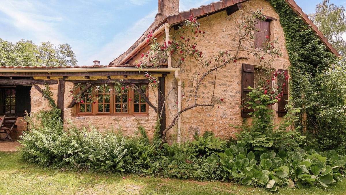 Les Eyzies Villa | Charming Estate Dordogne with Pool