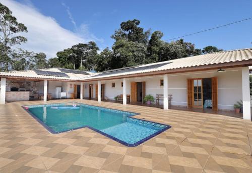 Ibiuna House | Chacara com piscina, churrasq e WiFi, pet friendly