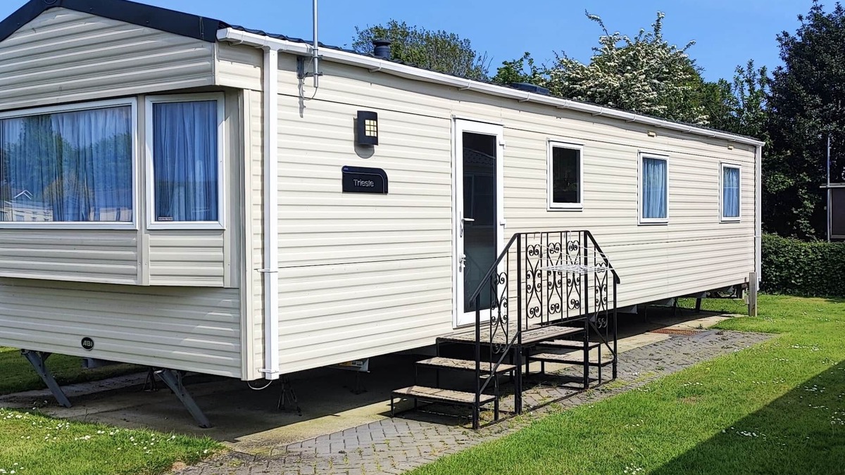 Aldwick House | Chaffinch - 6 berth caravan at Copthorne Caravans