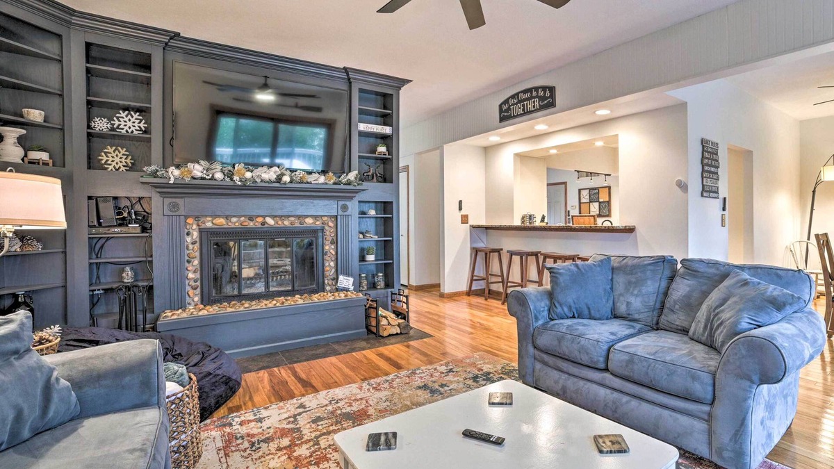 Bellaire House | Chain of Lakes Escape with Hot Tub & River Access!