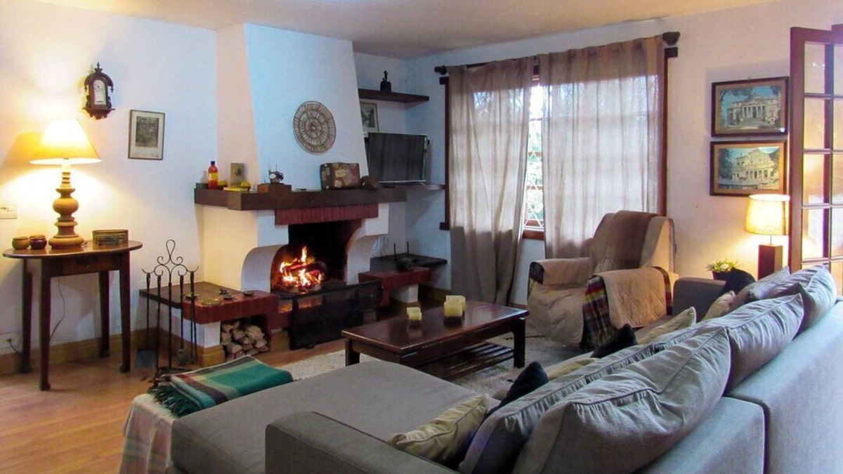 Vila Everest Ski Chalet | Chalé com lareira e Wi-Fi em Campos do Jordão/SP
