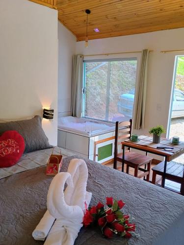 Costas Ski Chalet | Chalé Som do Riacho com Hidromassagem e Lareira á 20 minutos de Gonçalves-MG