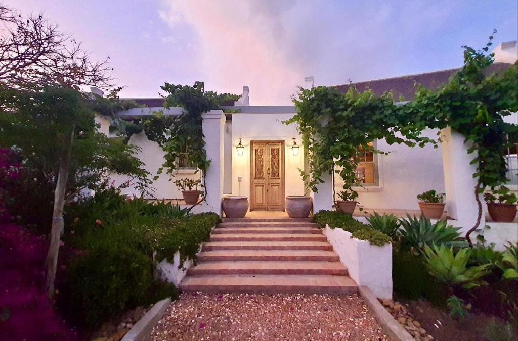 McGregor Apartment | Chalcedony