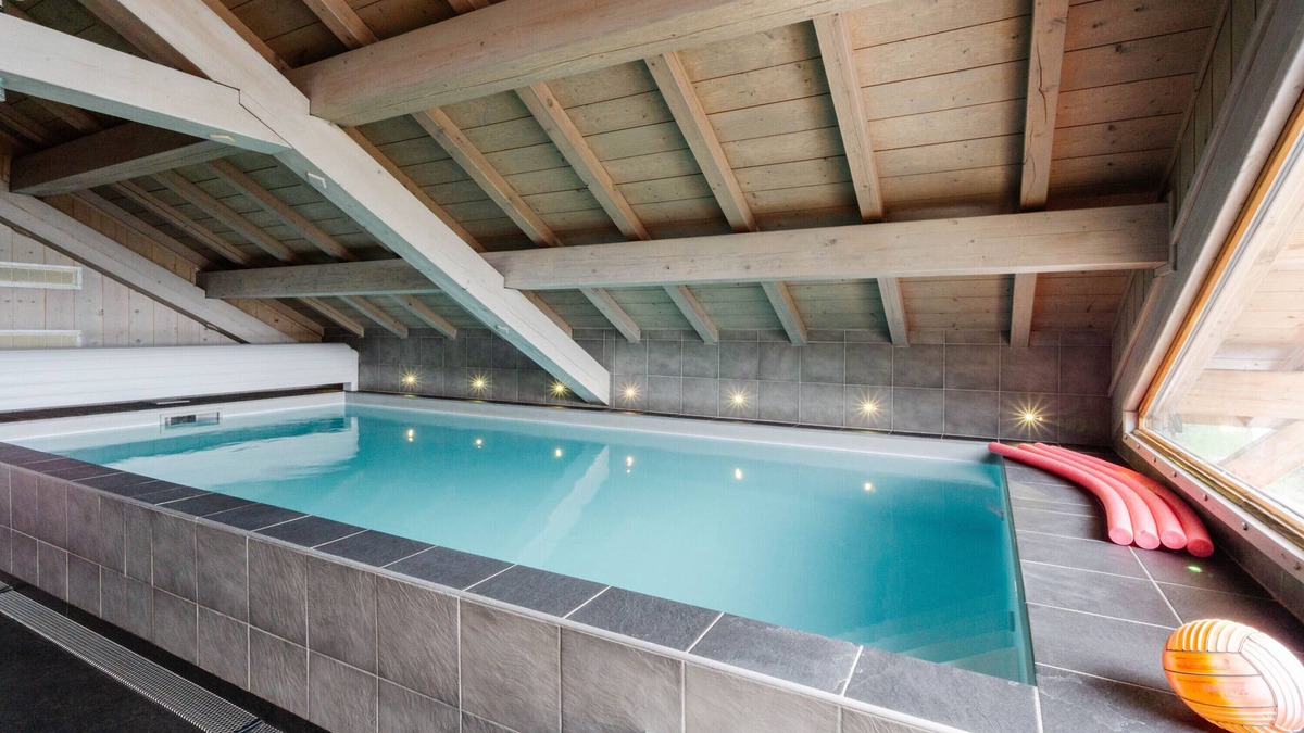 La Toussuire Ski Chalet | Chalet 'Le Jardin D'hiver' with Mountain View, Private Terrace and Wi-Fi