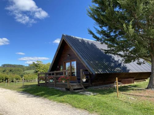 Le Vernet House | Chalet équestre proche Vichy, terrasse et animaux admis - FR-1-489-274