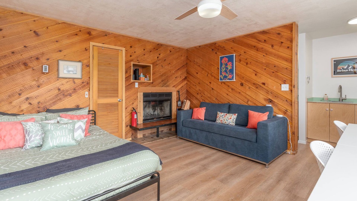 Brian Head Condo | Chalet 11B- Pet Friendly Condo With Amazing Views