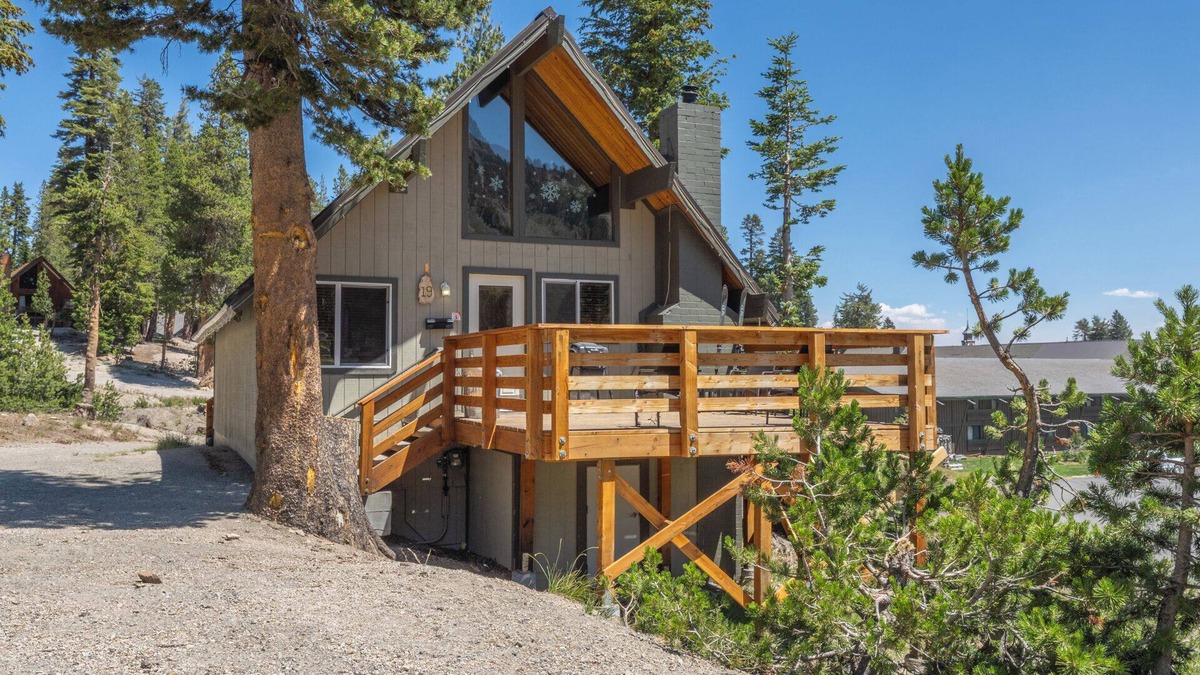 Mammoth Lakes Ski Chalet | Chalet #19, Closest Chalet to the Gondola 5 Bedroo
