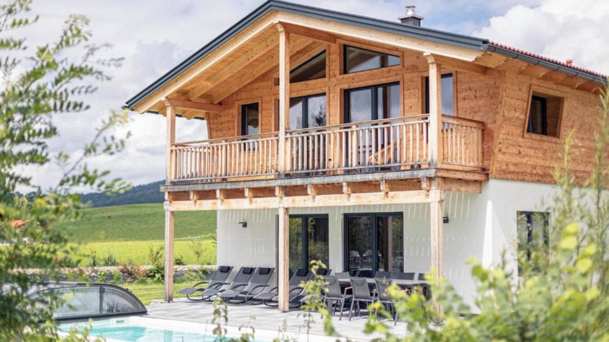 Inzell Apartment | Chalet 19 with balcony and mountain view