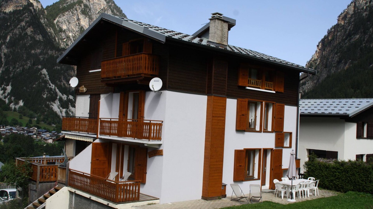 Pralognan-la-Vanoise Ski Chalet | Chalet 3 * for family holidays in summer and winter mountain
