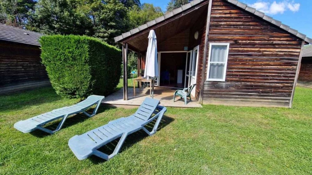 Saint-Geniez-d'Olt Ski Chalet | Chalet 4 étoiles - Parc aquatique - efah0i