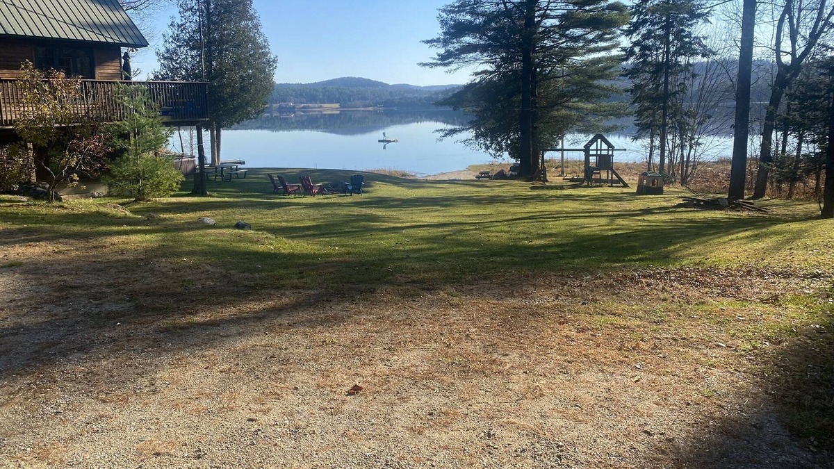 Northfield Ski Chalet | Chalet 4 season on lake, very private w/ Hot Tub